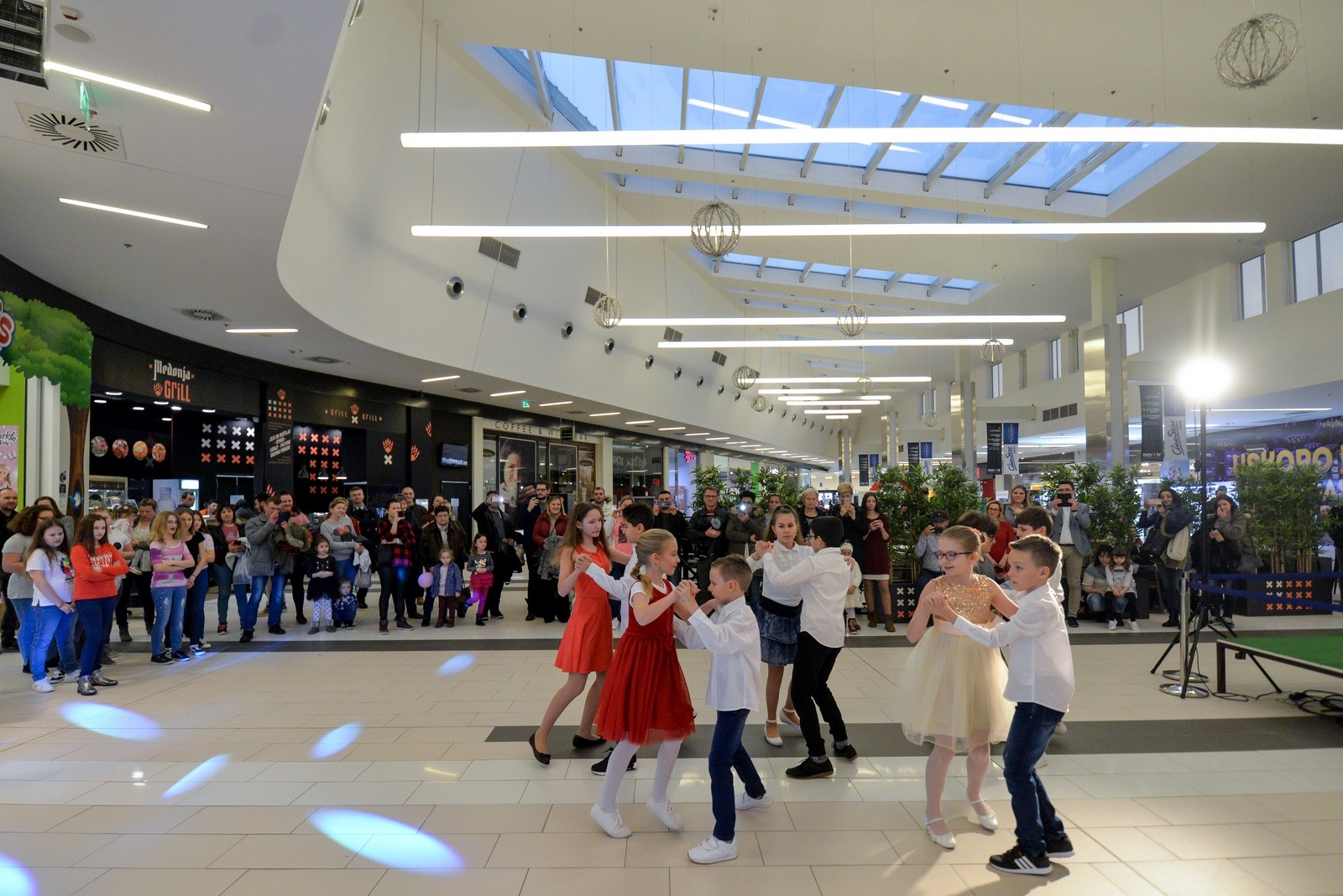 Lumini Shopping Centre