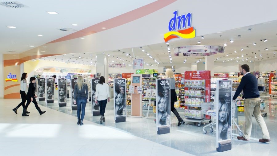 Various ˝fit out˝ projects