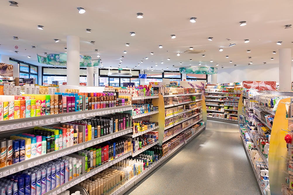 Various ˝fit out˝ projects