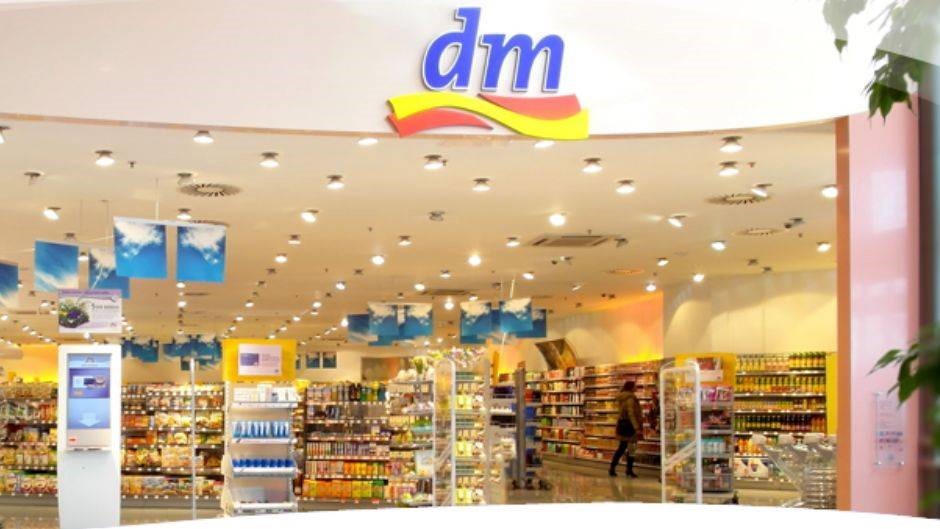 Various ˝fit out˝ projects