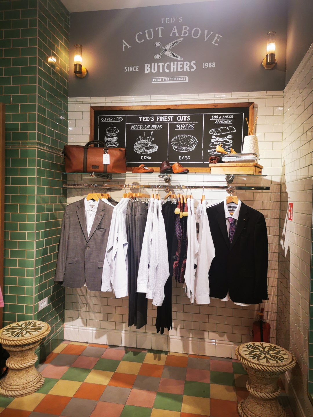 Various ˝fit out˝ projects