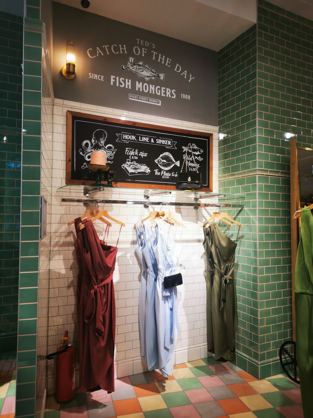 Various ˝fit out˝ projects